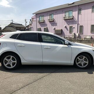 ★ボルボ V40★分割応相談★ワンオーナ車両★V40 T4-SE★2013★ホワイト★検4年3月★走行9.4万★純正17AW★地デジ★自社ローン可の画像