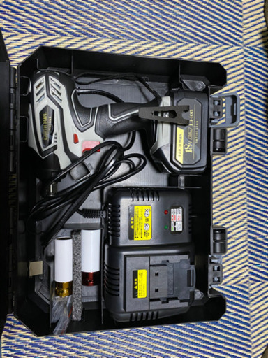 18V充電式インパクトレンチ