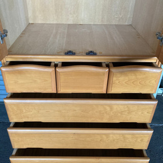 収納多め洋服タンスの画像