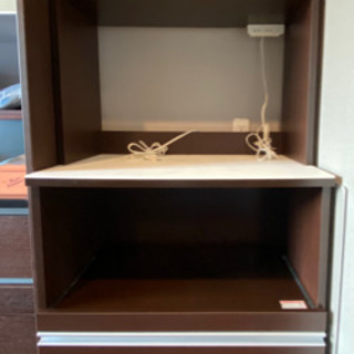 美品 食器戸棚 ブラウン コンセントタップ付き 引出棚あり