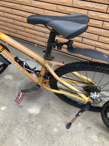 マウンテンバイク　cannondale  Ｆ５　2008年モデル