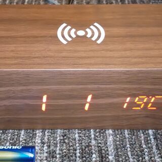 取引者様決まりました 【未使用品】ワイヤレスチャージクロック（木...
