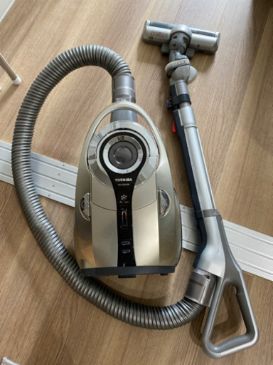 東芝　サイクロン掃除機