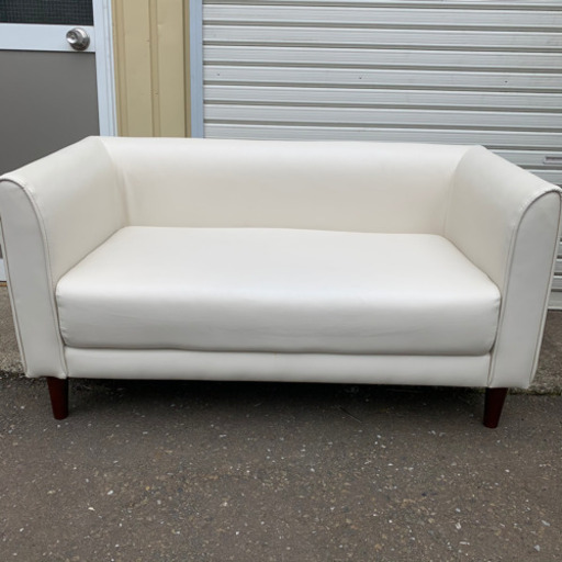 2人掛けソファー 白家具　まだまだ使えます！