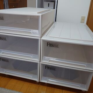 Fits 衣装ケース 5個セット 幅44cm×奥行74cm ロング(高さ23cm)4個＋スリム(高さ18cm)1個 キャスター付き 美品の画像