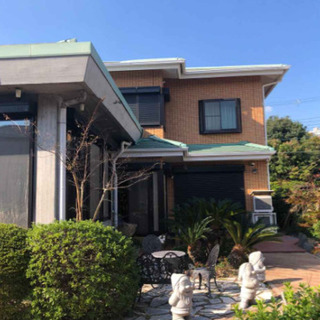 豪邸で希少な二世帯住宅♫なんと敷地面積646.66平米♫シャッター付き駐車場5前後有り♫ペット飼育可能♫の画像