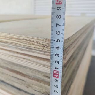 引取日時限定！ラスト出品！！ベニヤ板お譲りします！ サイズ　幅約102cm×長さ約122cm×厚み約1cm　約４４～４５枚　全部まとめて500円で！補修やD.I.Y.などにいかがですか？これが最後のベニヤ板！の画像