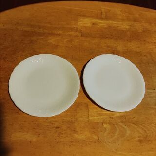 白いケーキ皿　2枚