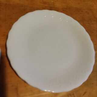 白いケーキ皿　2枚の画像