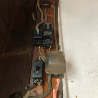電気施工 電気屋さん 探してます