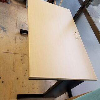 値下げセール!　オフィスデスク　机　テーブル　天板　未使用に近い　激安の画像