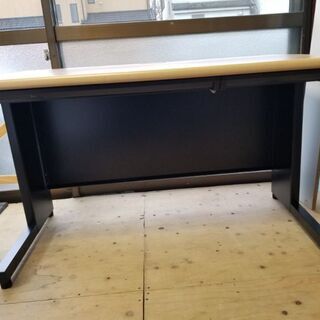 値下げセール!　オフィスデスク　机　テーブル　天板　未使用に近い　激安の画像