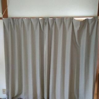 カーテンや敷物BOX類の画像