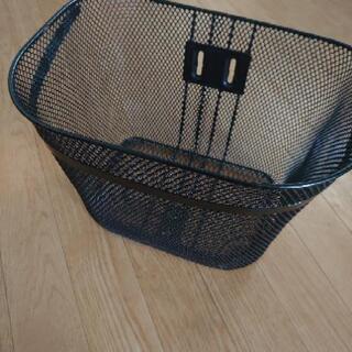 自転車の前カゴ ネジなしの画像