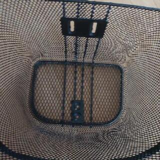 自転車の前カゴ ネジなしの画像