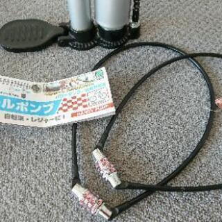 ☆☆ほぼ未使用品！自転車 空気入れ♪スチールポンプ ♪新品チェーンロック２つ付き♪お譲りさせていただきます！取りにいらしていただけます方☆☆の画像