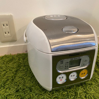 Panasonic 3号炊き炊飯器の画像