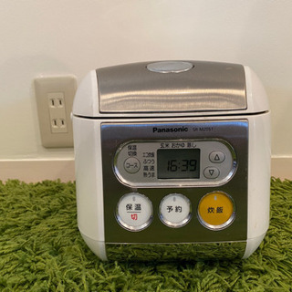 Panasonic 3号炊き炊飯器の画像