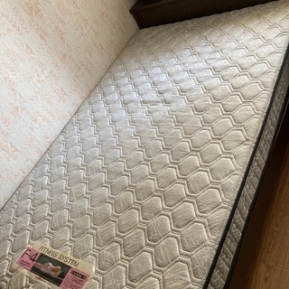 【決まりました】セミダブルベッド　あげます