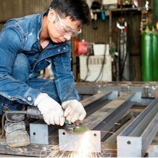 未経験月給20万～/機械作業が得意な人待ってます！自動車製造関係の設備メンテナンスの画像