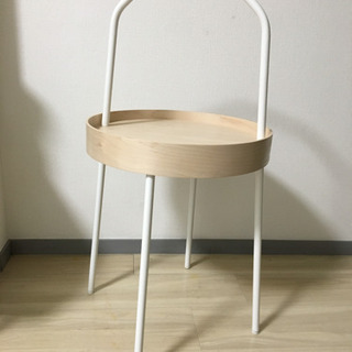 IKEA サイドテーブル の画像