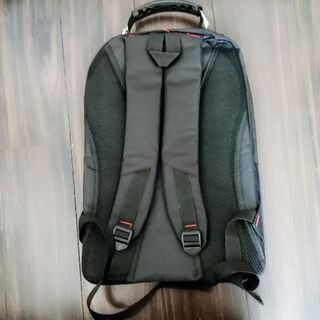 【新生活に・新品未使用】通勤通学リュックサック バックパック 黒 定番 シンプルデザインの画像