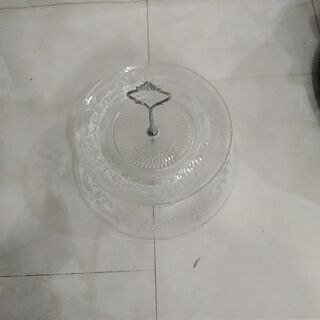 上品なアフタヌーンティー風 2段 ケーキ皿の画像