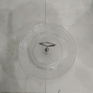 上品なアフタヌーンティー風 2段 ケーキ皿の画像