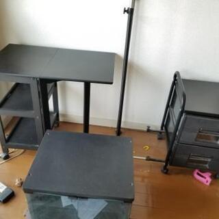 坂戸市、無料、各種棚、衣装収納ストッカー、ハンガーラック、テーブル、など、取りに来れる方、無料でお譲りいたします。の画像