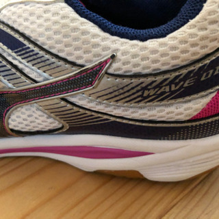 mizuno バレーボール　シューズ　25.5センチの画像
