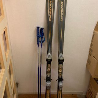 スキー板＋ストックの画像