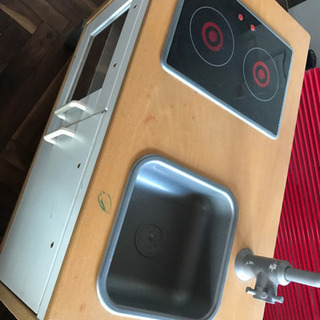 お子様のおもちゃのお片付け場所としても活用できるIKEAのおままごと用キッチン差し上げますの画像
