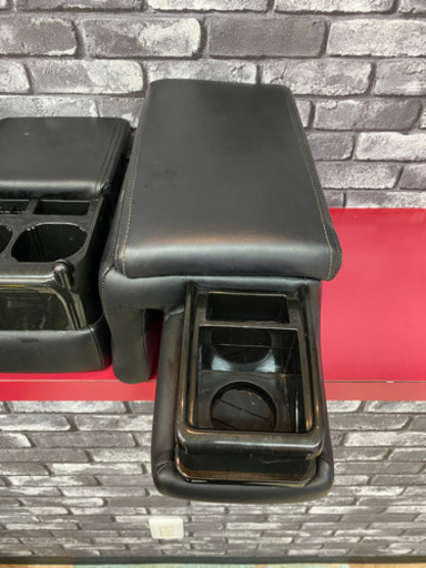 ハイエースワイド用アームレスト【すぐ売れちゃう❗️】早い者勝ち❗️