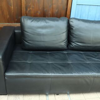 北欧デンマークのBoConcept(ボーコンセプト)のMezzo(メッツォ)の本革カウチソファーです。ゆったりとしたデザインはリビングを快適な空間にしてくれるコーナーソファ。デザインが魅力です♪の画像