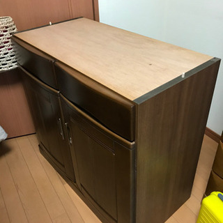 食器棚の画像
