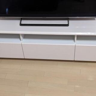 テレビボードの画像