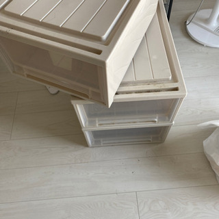 衣装ケース三段の画像