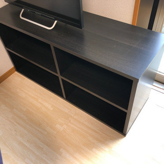 テレビ台（シックな色合い）の画像