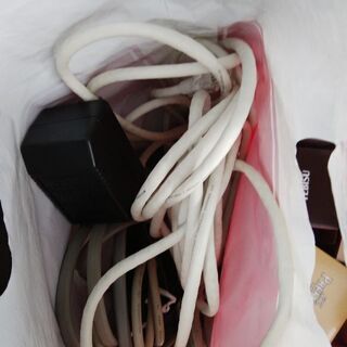 布、水筒、皿、グラス等の画像