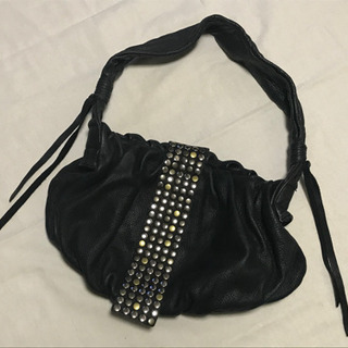 美品【トレTRES】本革バッグ スタッズ
