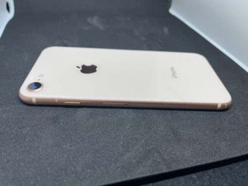 【美品中古・lphone8 64G gold、SIM FREE、海外購入写真音無し】