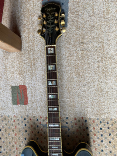 エピフォンGibsonセミアコES335