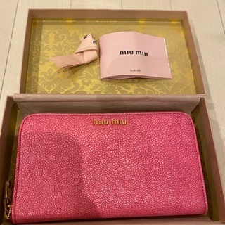 超美品 ミュウミュウ MIU MIU 長財布 miumiu ミュウミュウ 長財布