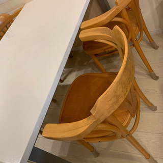 ダイニングテーブル　椅子4個の画像