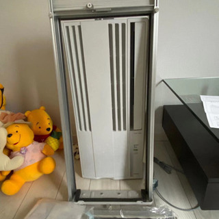 ほぼ新品、窓用エアコン