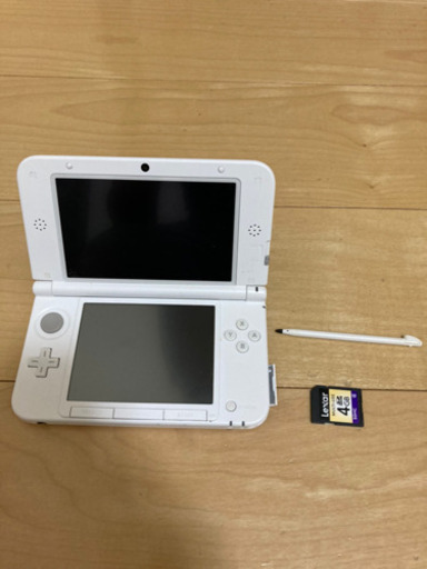 交渉中　ニンテンドー3DS LL ピンクXホワイト　本体とカバー（おまけでソフト）