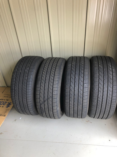 235/50r18  20年製　アルファード　ヴェルファイア  などに