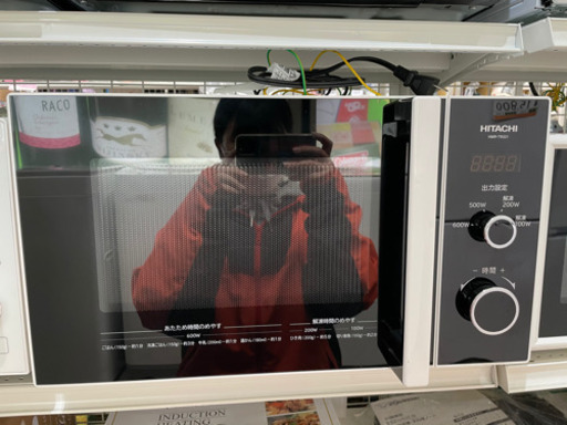 GM423【中古美品】日立　2020年製　ホワイト　黒×白　ターンテーブル　当社配達：6か月保証　お持ち帰り：1週間保証　リサイクルショップ　ケイラック朝霞田島店　ケイラック　埼玉県　朝霞市　田島　和光市　志木市　新座市　富士見市　ふじみ野市　三芳町　戸田市　蕨市　さいたま市(岩槻以外)　川越市　所沢市　上尾市　東京都　板橋区　練馬区　清瀬市
