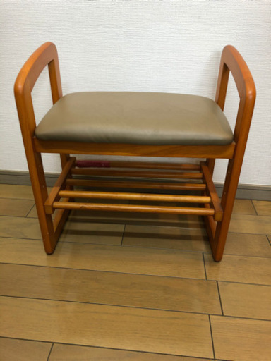 玄関の椅子　ベンチ　腰掛け