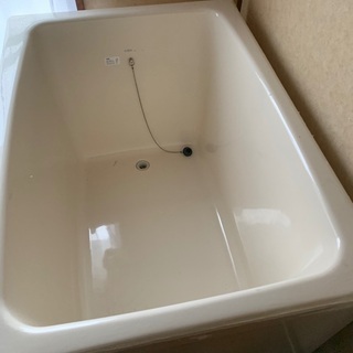 取り外したユニットバス　風呂の画像